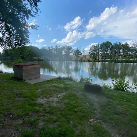 Les Pichies La Taniere Du Pecheur Kemping *